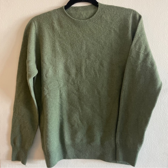 Sweaters - Pure Wool Green Sweater NWOT